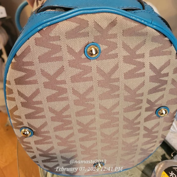 Michael Kors Kingsbury Bucket Bag  Jaqured Logo MK Tote NWOT Designer #712 - Picture 3 of 17